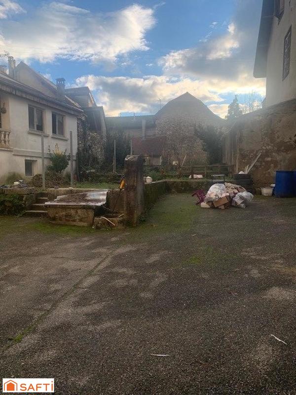 Maison - 270 m² - 15 pièces