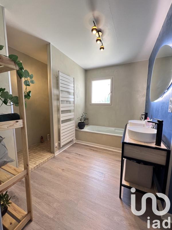 Maison - 201 m² - 8 pièces