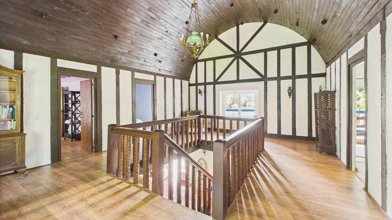 Moulin - 300 m² - 6 pièces