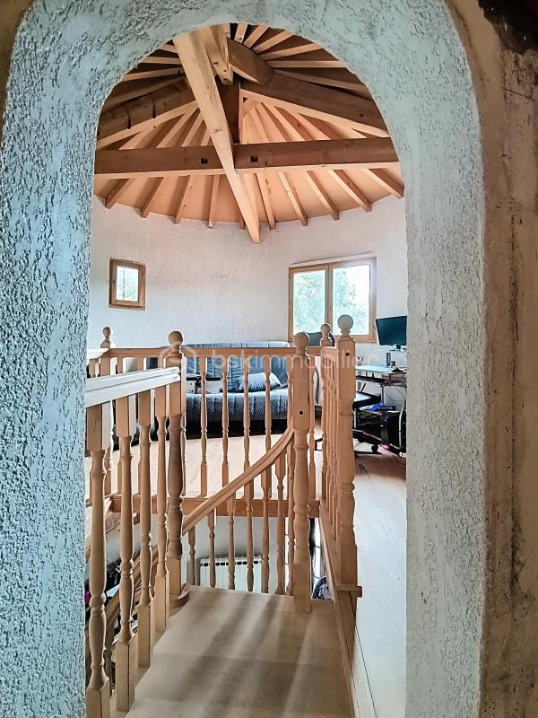 Maison - 287 m² - 11 pièces