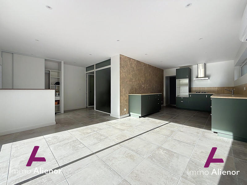 Maison traditionnelle - 164 m² - 6 pièces