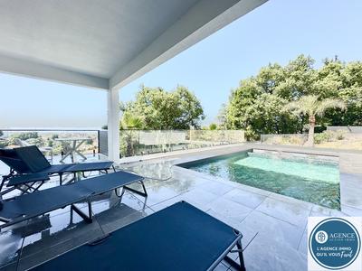 Maison - 200 m² - 6 pièces