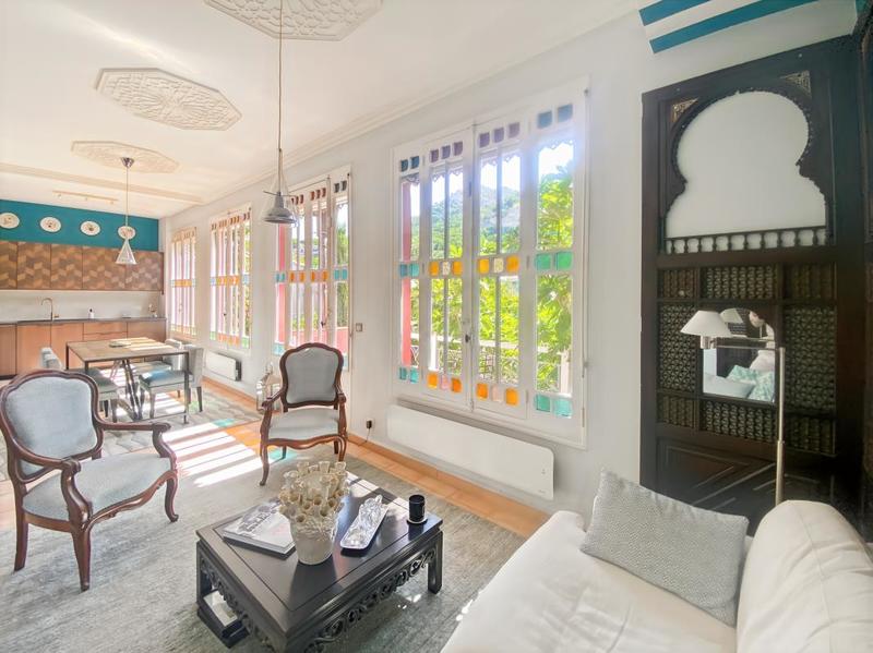 Maison - 236 m² - 6 pièces