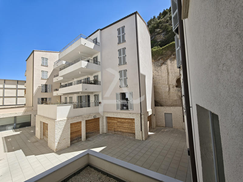 Appartement - 110 m² - 4 pièces