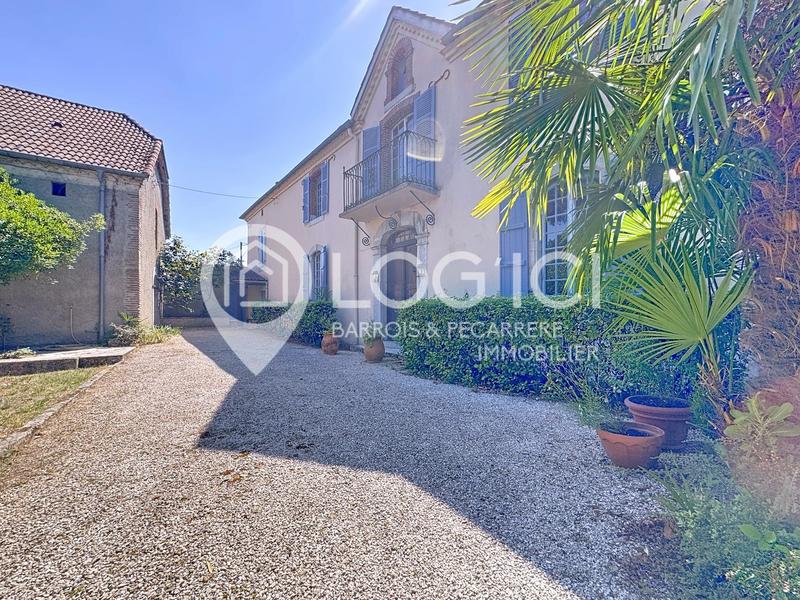 Maison - 348 m² - 13 pièces