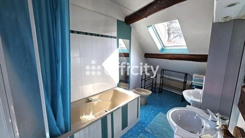 Maison - 280 m² - 11 pièces