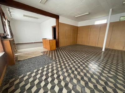 Local commercial - 205 m² - 9 pièces