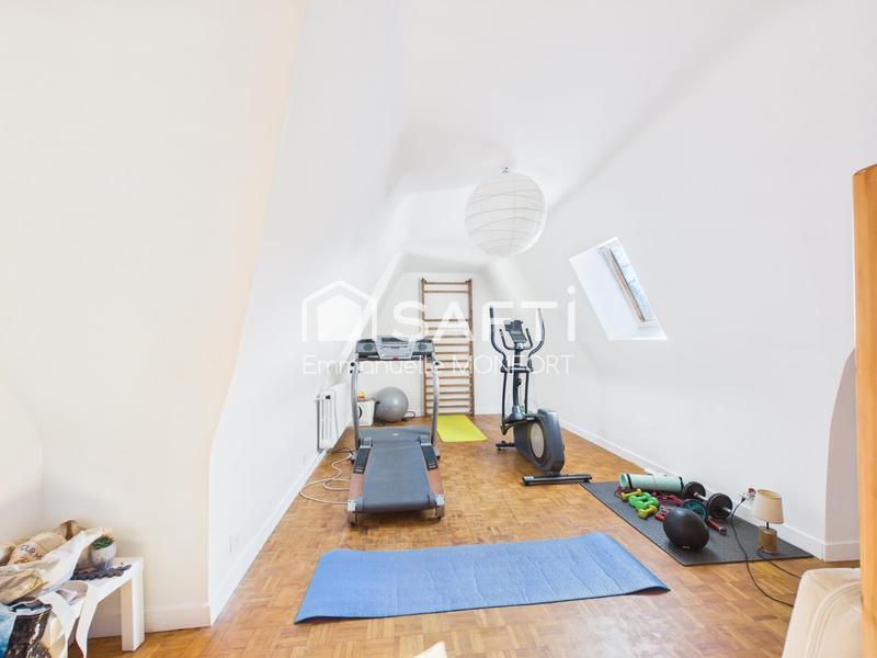 Maison - 250 m² - 11 pièces