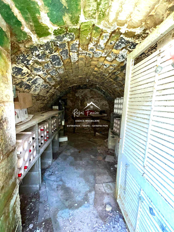 Maison ancienne - 255 m² - 8 pièces