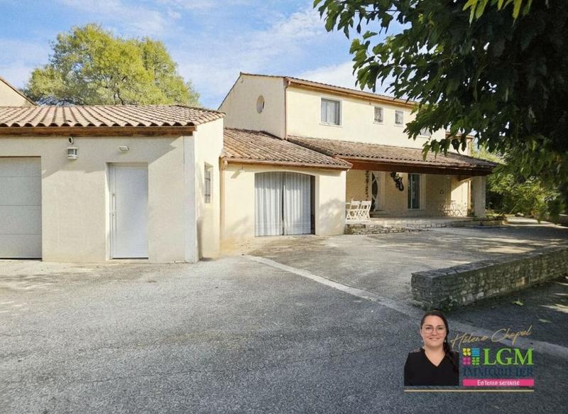 Maison - 228 m² - 7 pièces