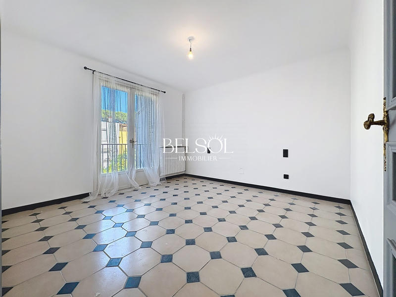 Maison - 186 m² - 4 pièces