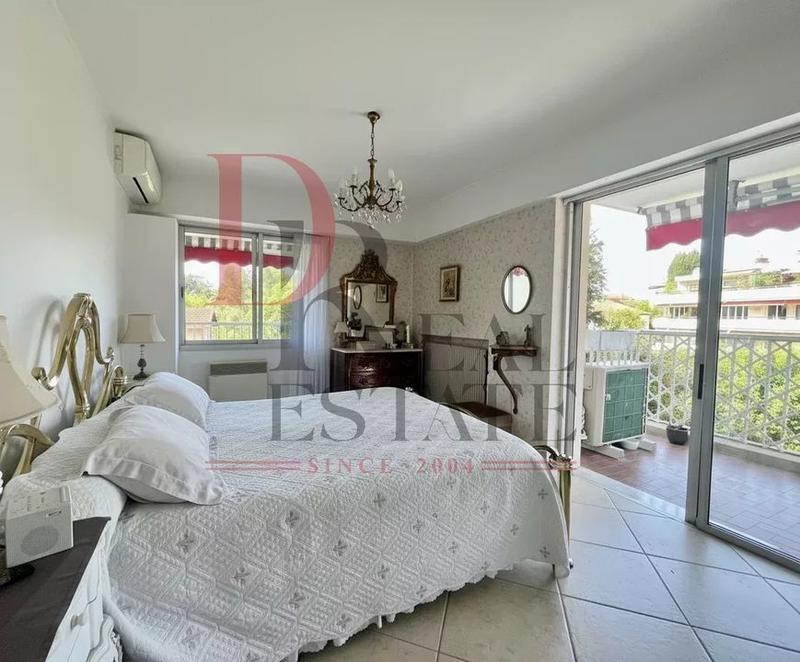 Appartement - 93 m² - 4 pièces