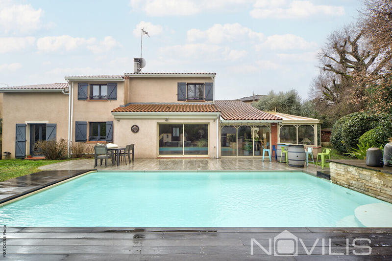 Villa - 180 m² - 7 pièces