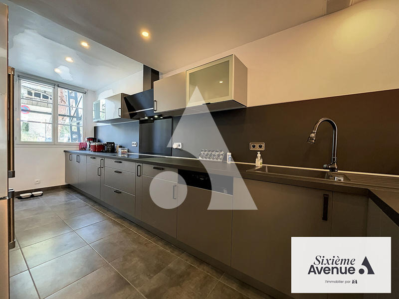 Appartement - 179 m² - 5 pièces