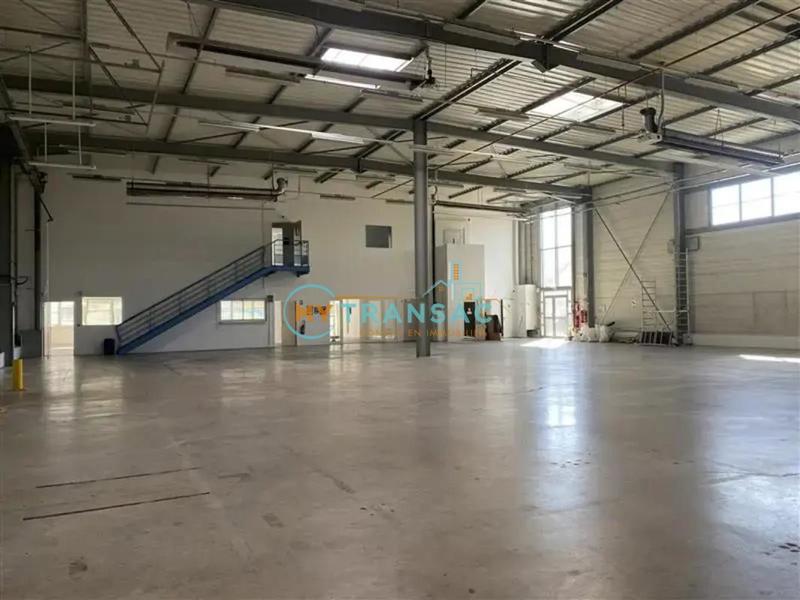 Local d'activités - 1 375 m²