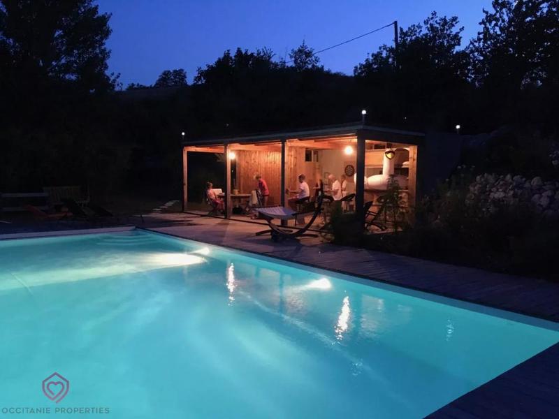 Propriété - 390 m² - 8 pièces