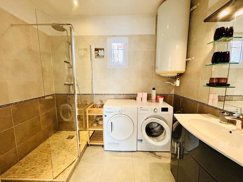 Propriété - 128 m² - 4 pièces