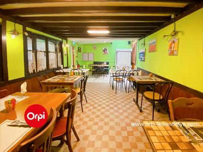 Maison - 218 m² - 9 pièces