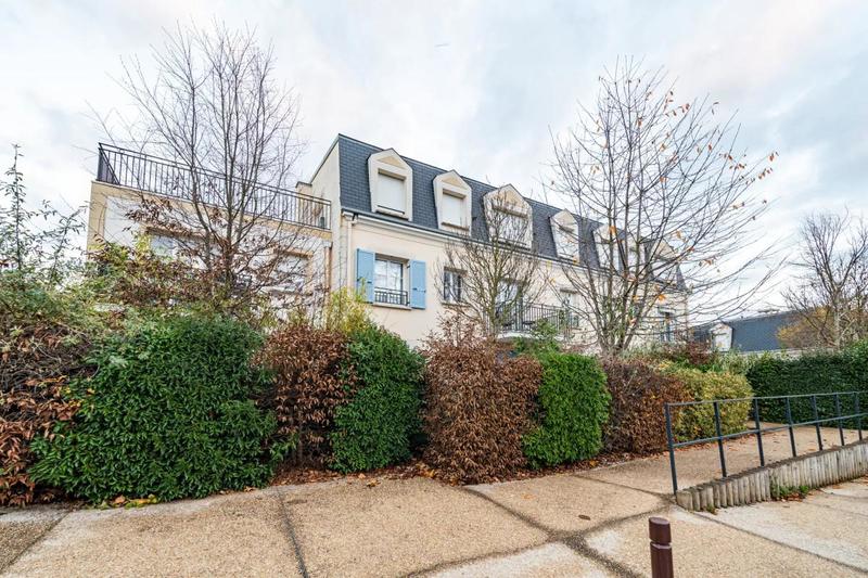 Appartement - 90 m² - 4 pièces