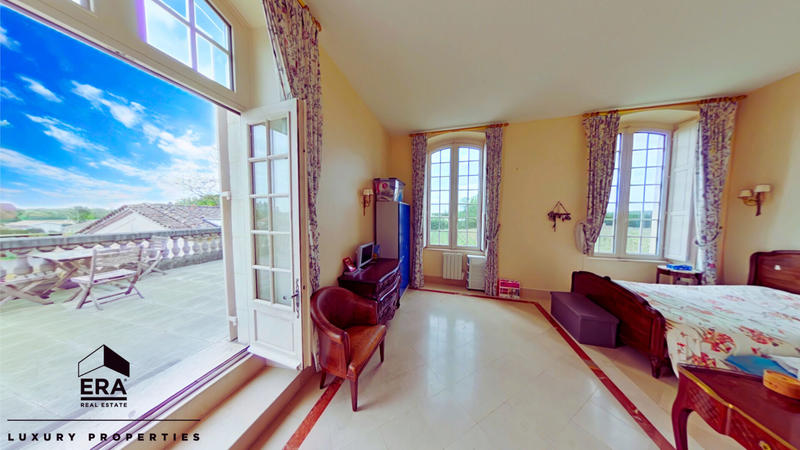 Château - 600 m² - 15 pièces