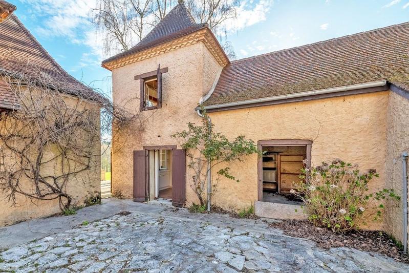 Maison - 242 m² - 11 pièces