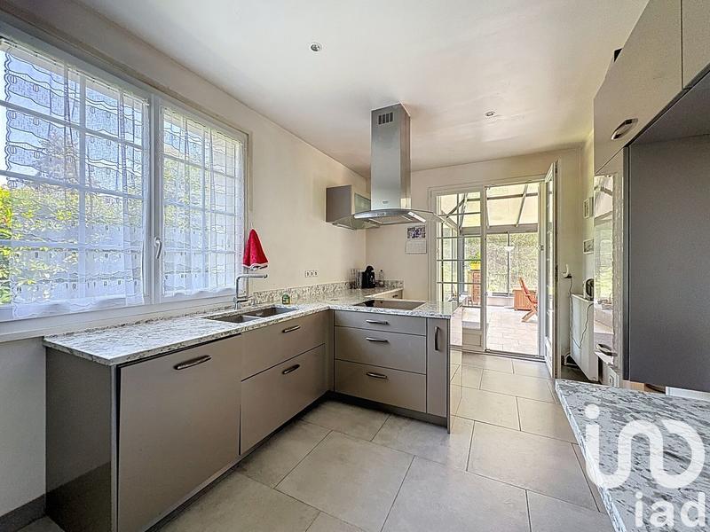 Maison - 270 m² - 9 pièces