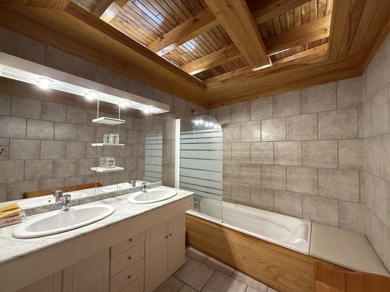 Maison - 345 m² - 13 pièces