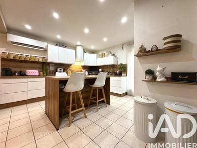 Maison - 90 m² - 5 pièces