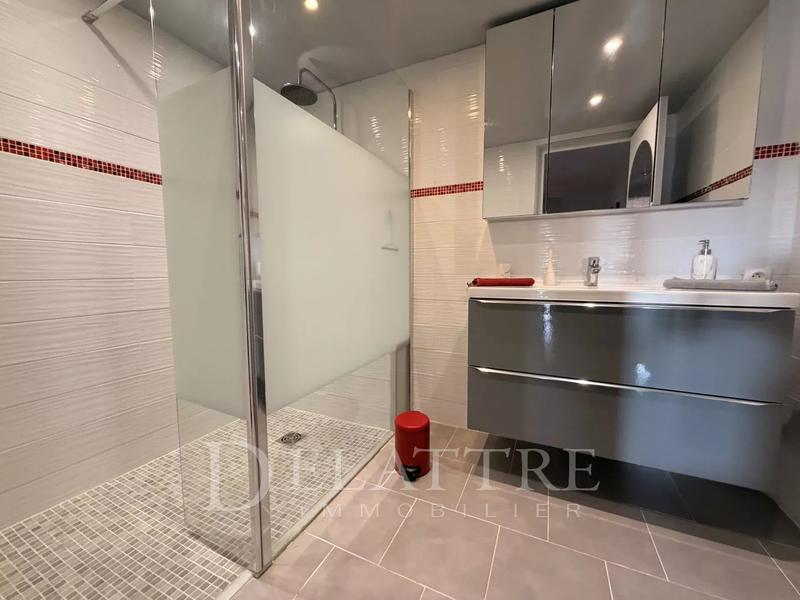 Villa - 300 m² - 10 pièces