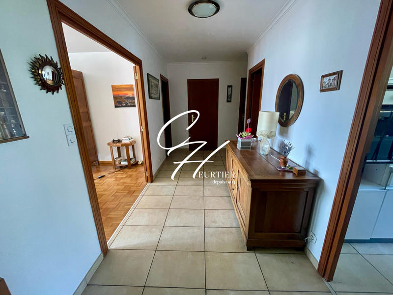 Appartement - 98 m² - 4 pièces