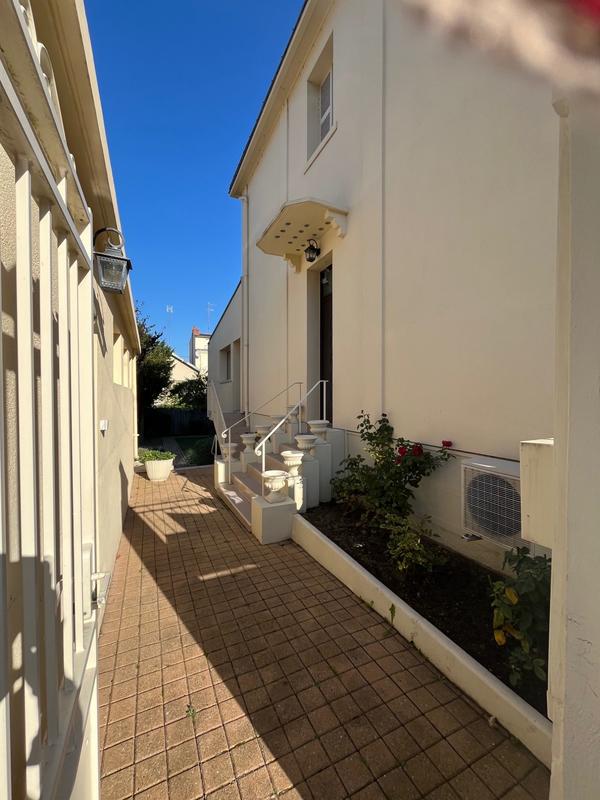 Maison - 160 m² - 9 pièces