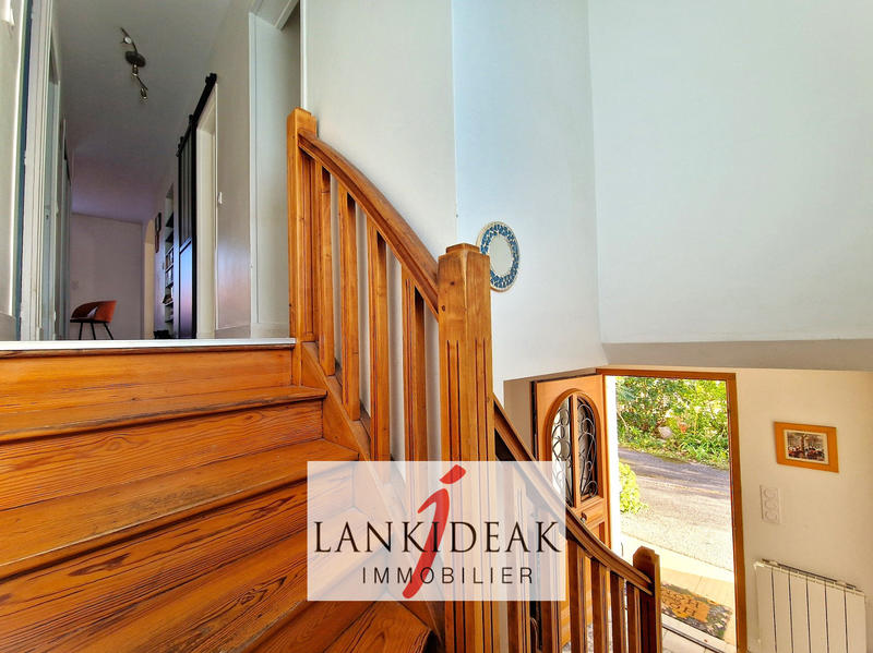 Maison - 121 m² - 7 pièces