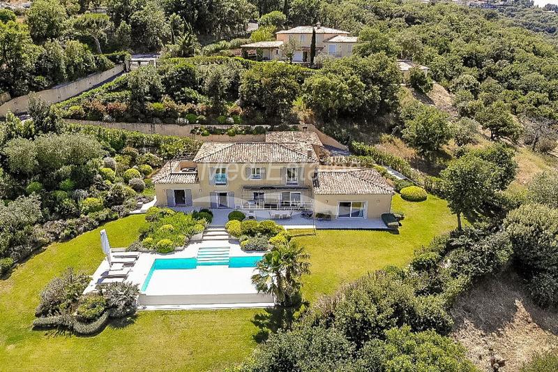 Villa - 261 m² - 6 pièces