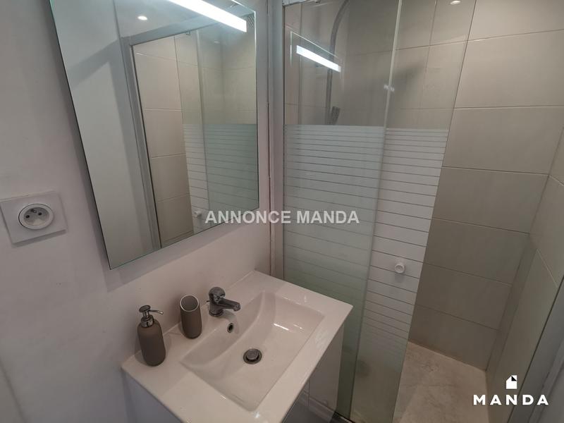 Chambre - 10 m² - 5 pièces