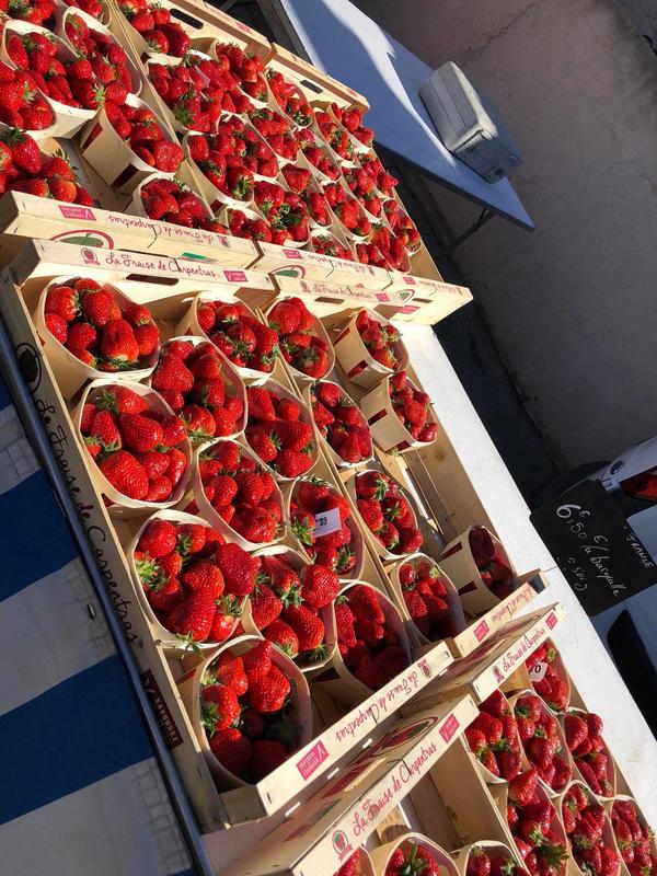 Marché de Sauset les Pins