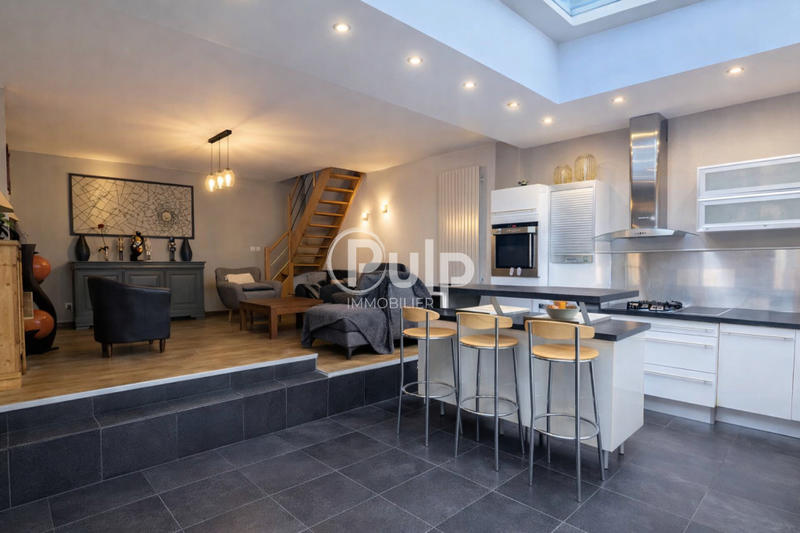 Pavillon - 147 m² - 7 pièces