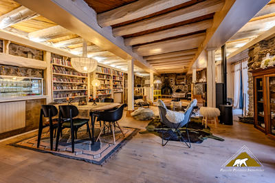 Maison - 600 m² - 12 pièces