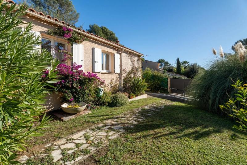 Villa - 90 m² - 4 pièces