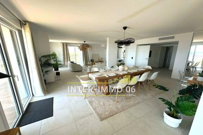 Appartement - 140 m² - 4 pièces