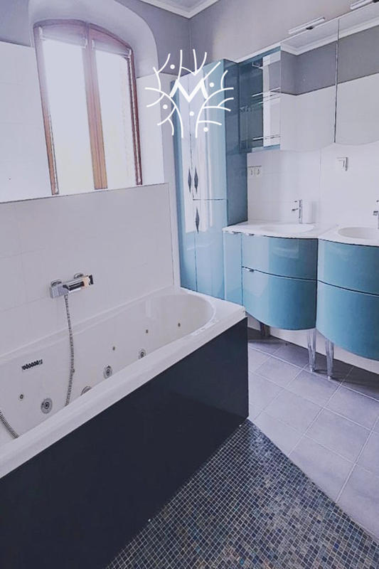 Maison - 208 m² - 9 pièces