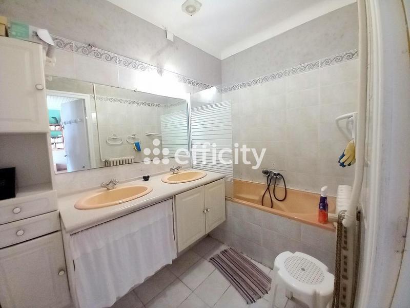 Appartement - 99 m² - 5 pièces