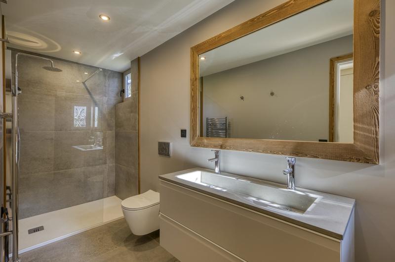 Maison - 203 m² - 6 pièces