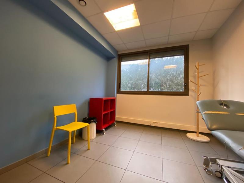 Bureau - 86 m² - 4 pièces