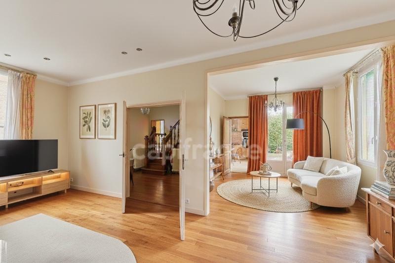 Maison - 200 m² - 8 pièces