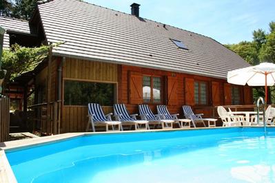 Maison - 606 m² - 29 pièces