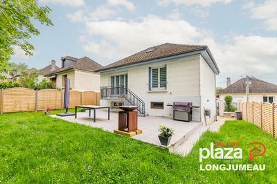 Maison - 97 m² - 5 pièces