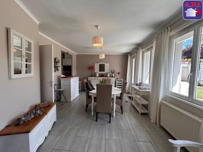 Maison - 99 m² - 4 pièces