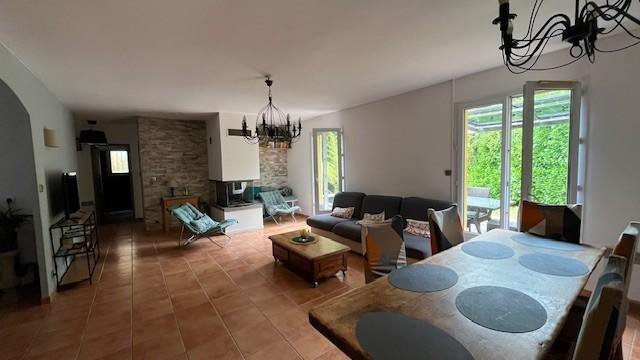 Maison - 104 m² - 5 pièces