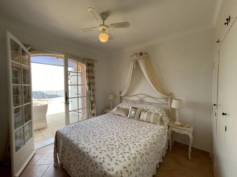 Villa - 168 m² - 6 pièces