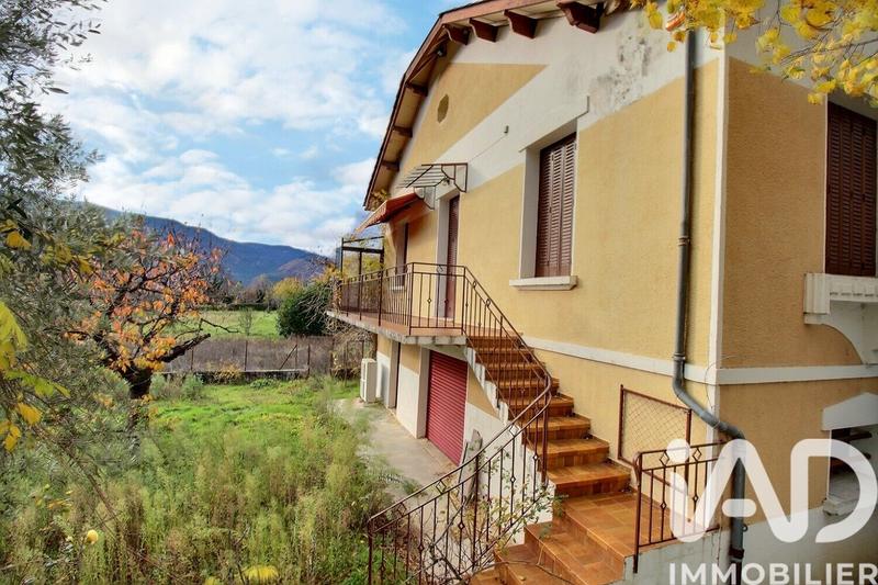 Maison de village - 139 m² - 6 pièces